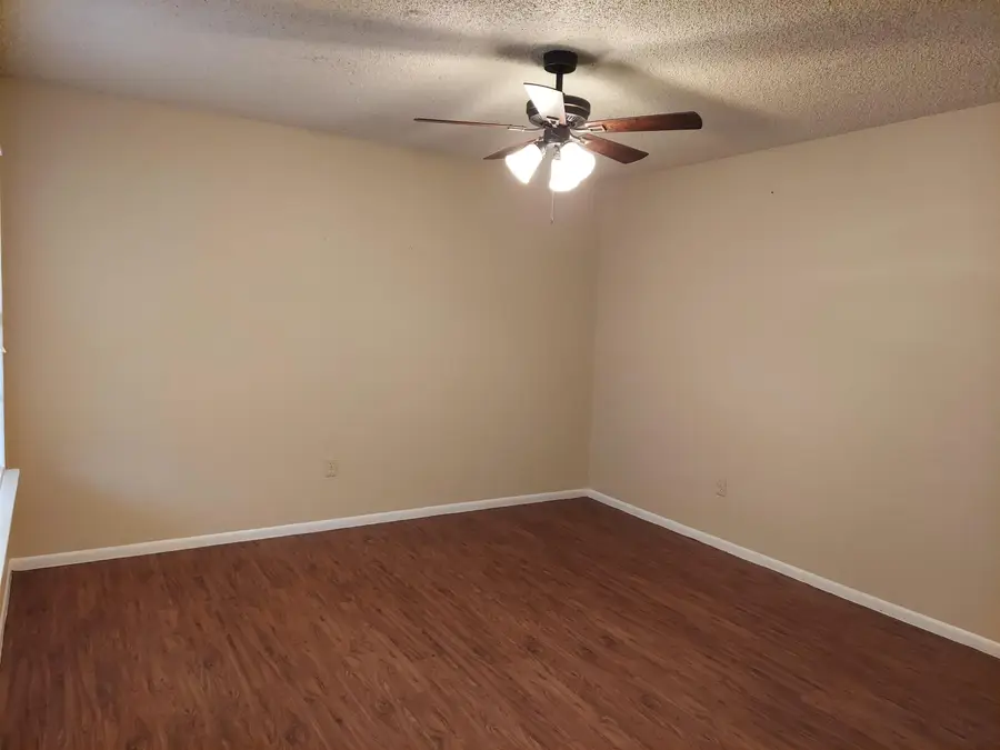 1115 Broadway, Marble Falls, TX 78654 - #2