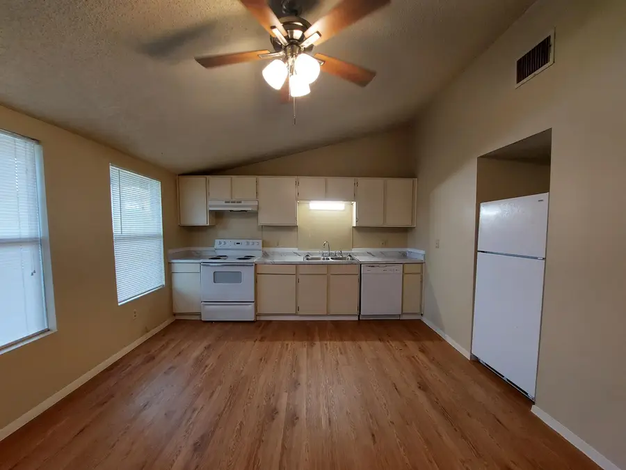 501 S Avenue N, #2, Marble Falls, TX 78654 - #3