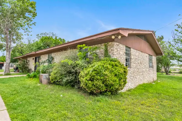 802 Westfall Street, Burnet, TX 78611