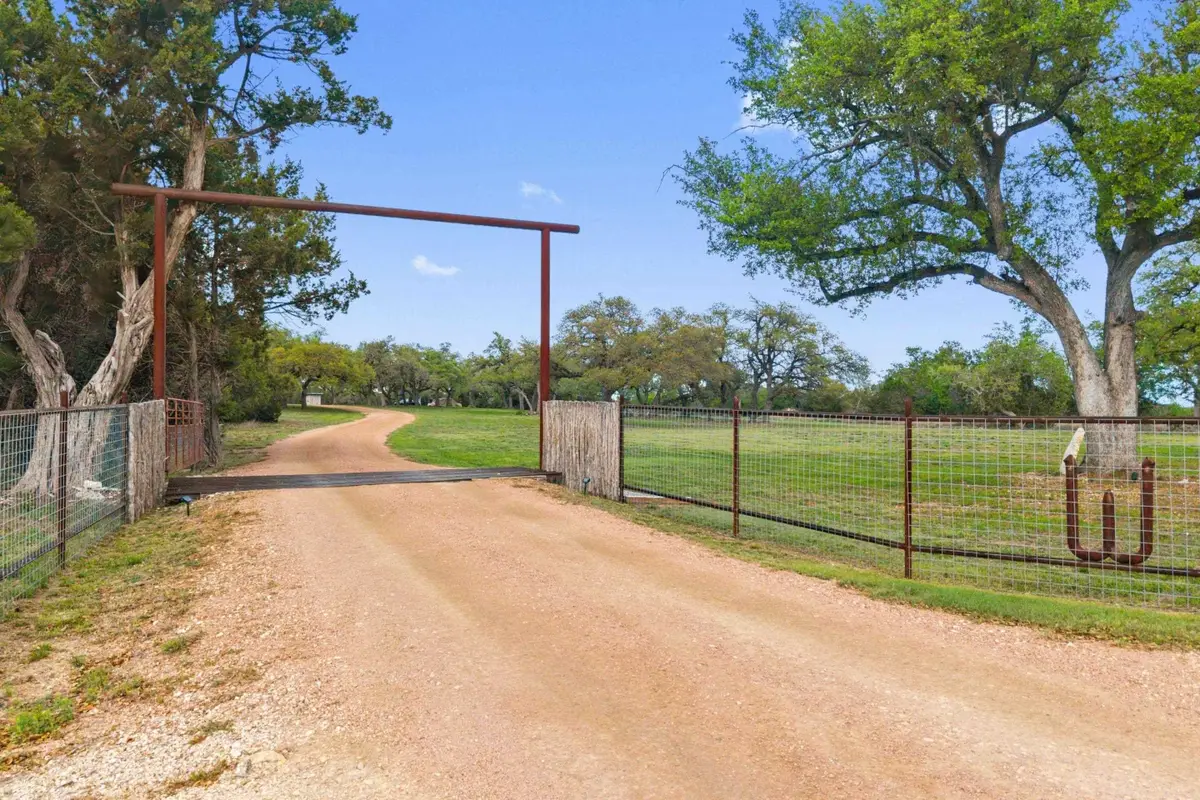 7503 E Us Hwy 290, Johnson City, TX 78636 - #1