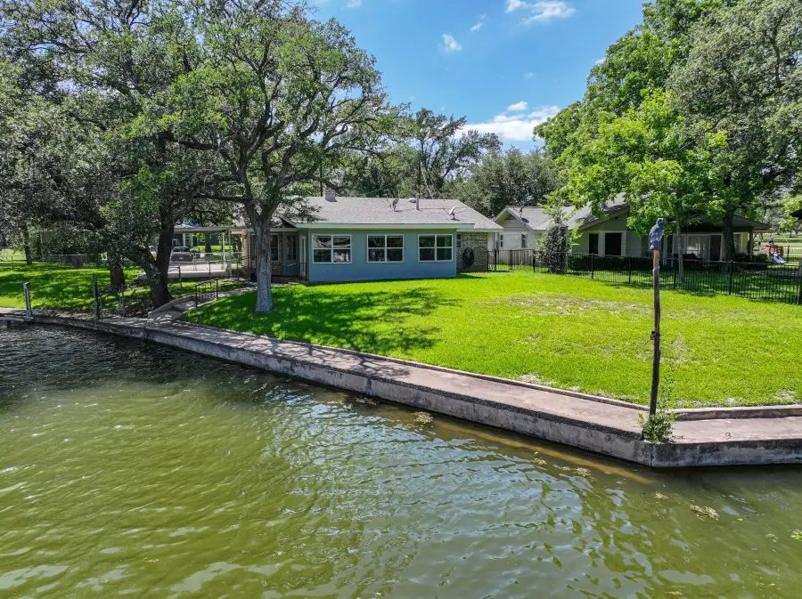 501 Oleander Dr, Marble Falls, TX 78654 - #3