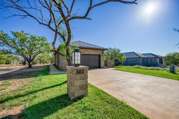302 Parallel Circle, Horseshoe Bay, TX 78657-0000