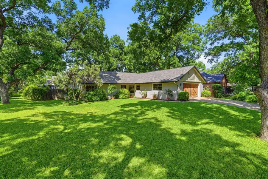 352 San Saba, Meadowlakes, TX 78654 - #2