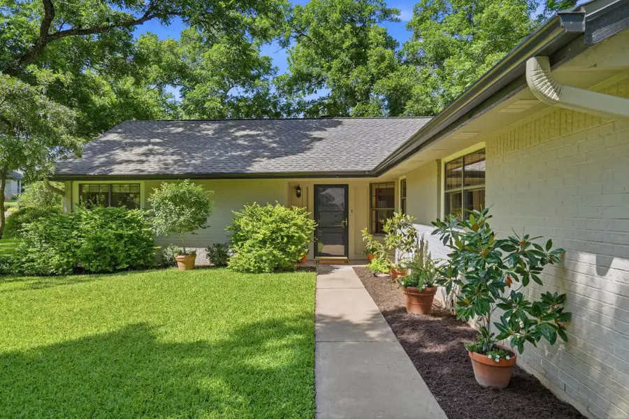 352 San Saba, Meadowlakes, TX 78654 - #3
