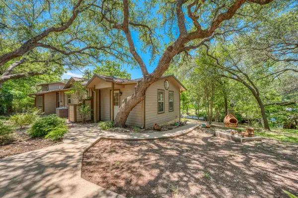 113 Red Bird, Kingsland, TX 78639-9999