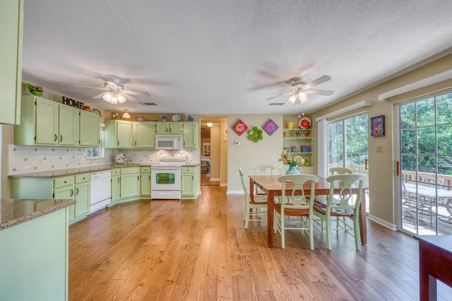 113 Red Bird, Kingsland, TX 78639-9999 - #3