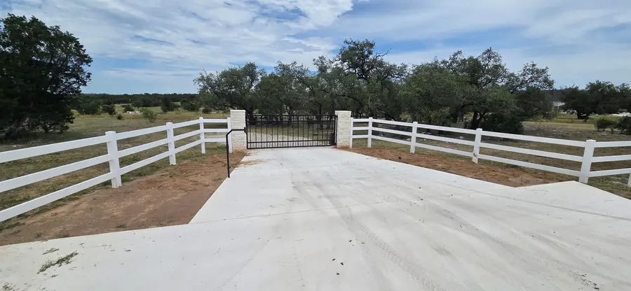 237 CR401 N County Road 401, Marble Falls, TX 78654-9999 - #2