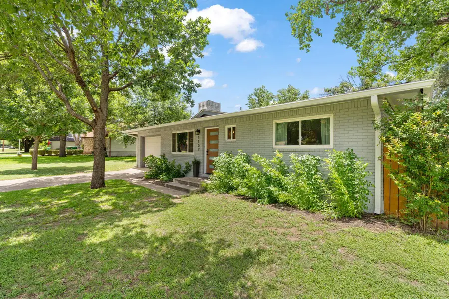 1107 Live Oak Dr, Marble Falls, TX 78654 - #2