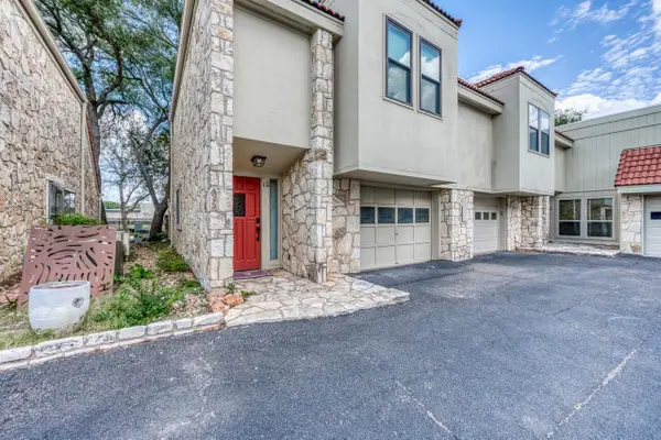 200 Free Rein, Horseshoe Bay, TX 78657