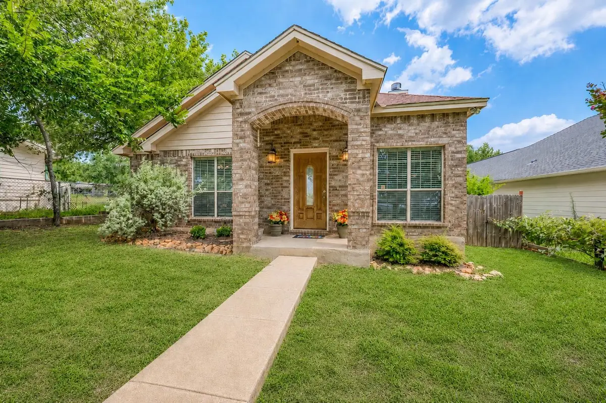 1107 E College Street, Llano, TX 78643 - #1