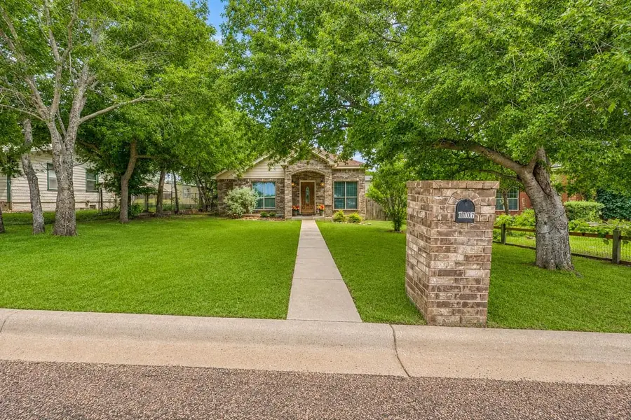 1107 E College Street, Llano, TX 78643 - #2