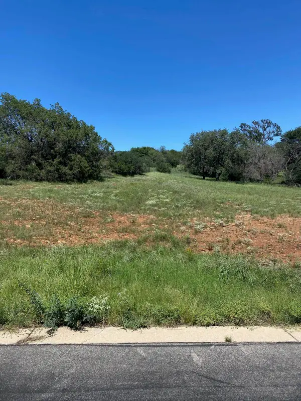 W25058 Apache Tears/white Dove Corner, Horseshoe Bay, TX 78657