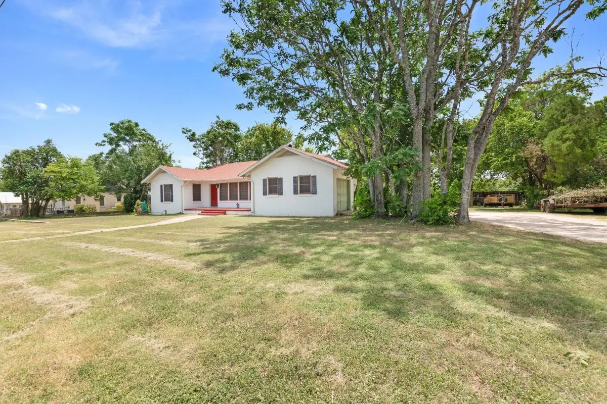 900 N Main, Burnet, TX 78611-6747 - #1