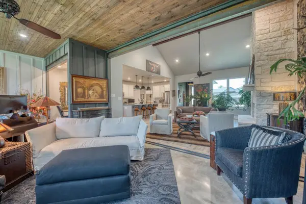 108 Lakecliff Drive, Kingsland, TX 78639
