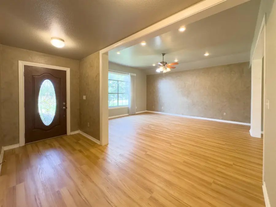 1202 E Wallace Street, Llano, TX 78643 - #3