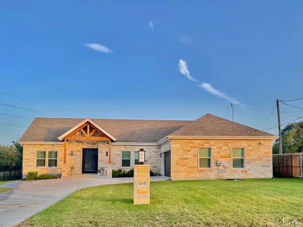 2205 Mountain Dew Road, Horseshoe Bay, TX 78657