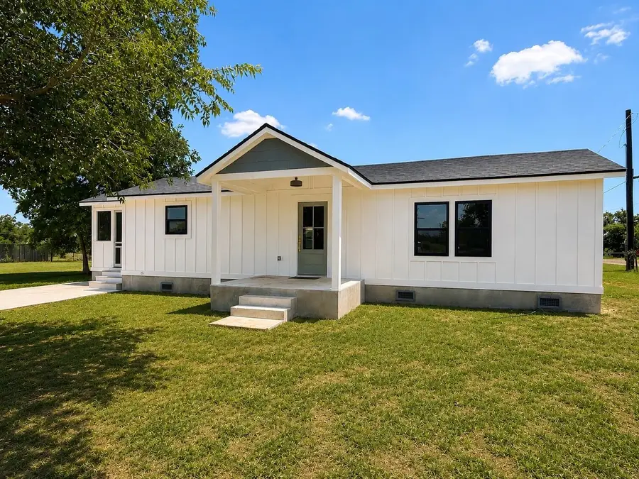 1310 Walnut Street, Llano, TX 78643 - #2
