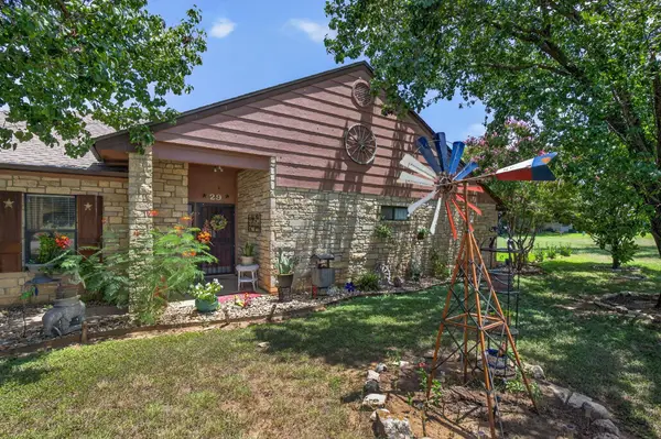 29 Fairway Lane, Meadowlakes, TX 78654