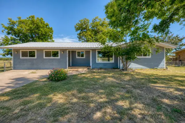 1207 W Haynie Street, Llano, TX 78643