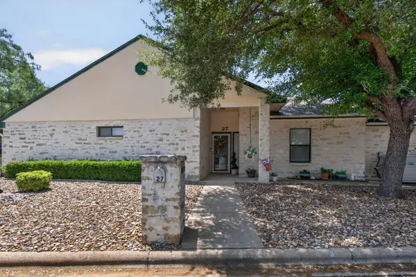 27 Fairway Lane, Meadowlakes, TX 78654