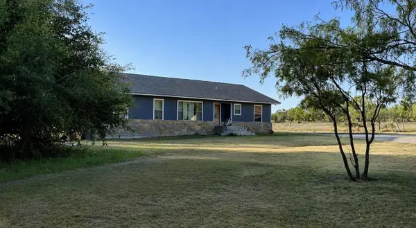 3930 Country Side Drive, Brownwood, TX 76801-7632