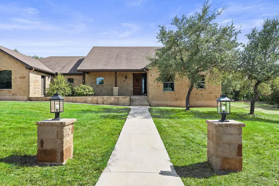103 Creekside Trl, Spicewood, TX 78669 - #2