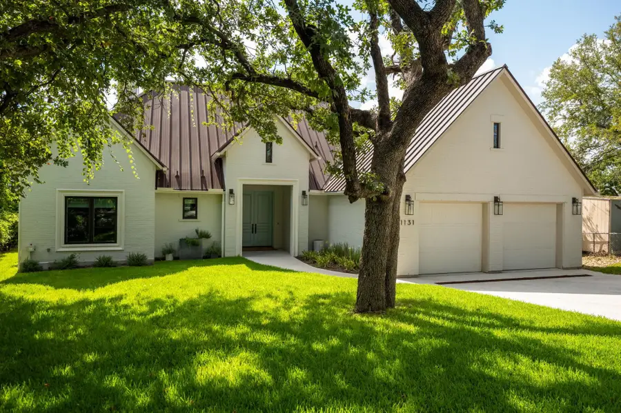 1131 N Shorewood Dr., Granite Shoals, TX 78654 - #2