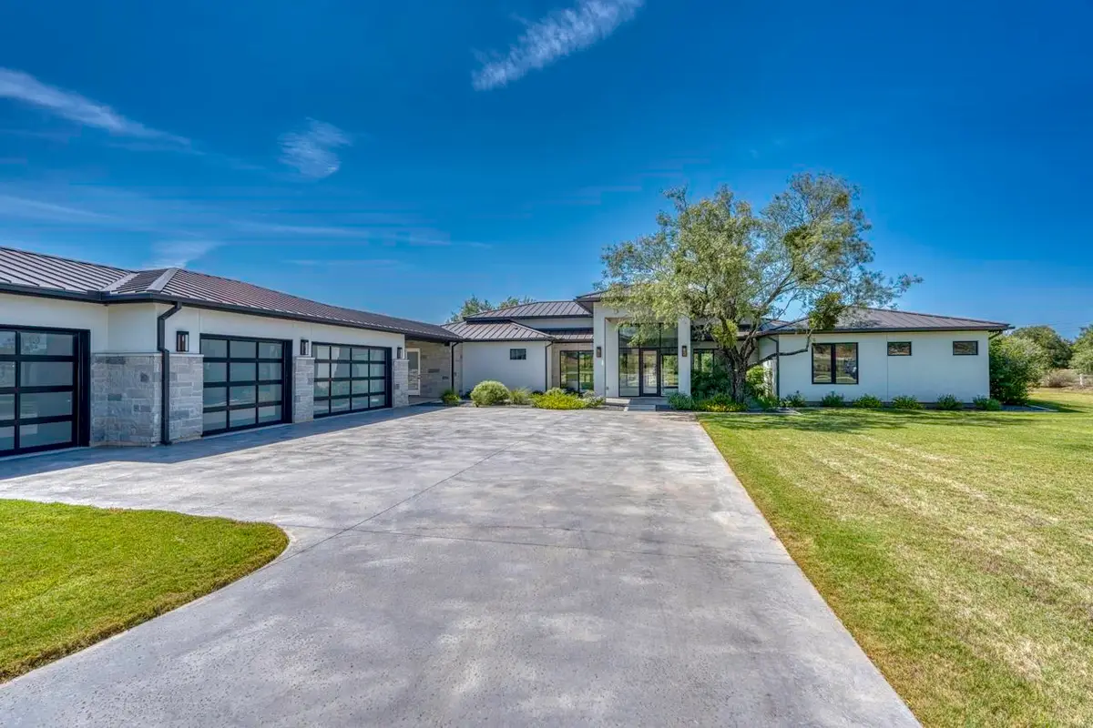 172 Westgate Loop, Horseshoe Bay, TX 78657 - #1
