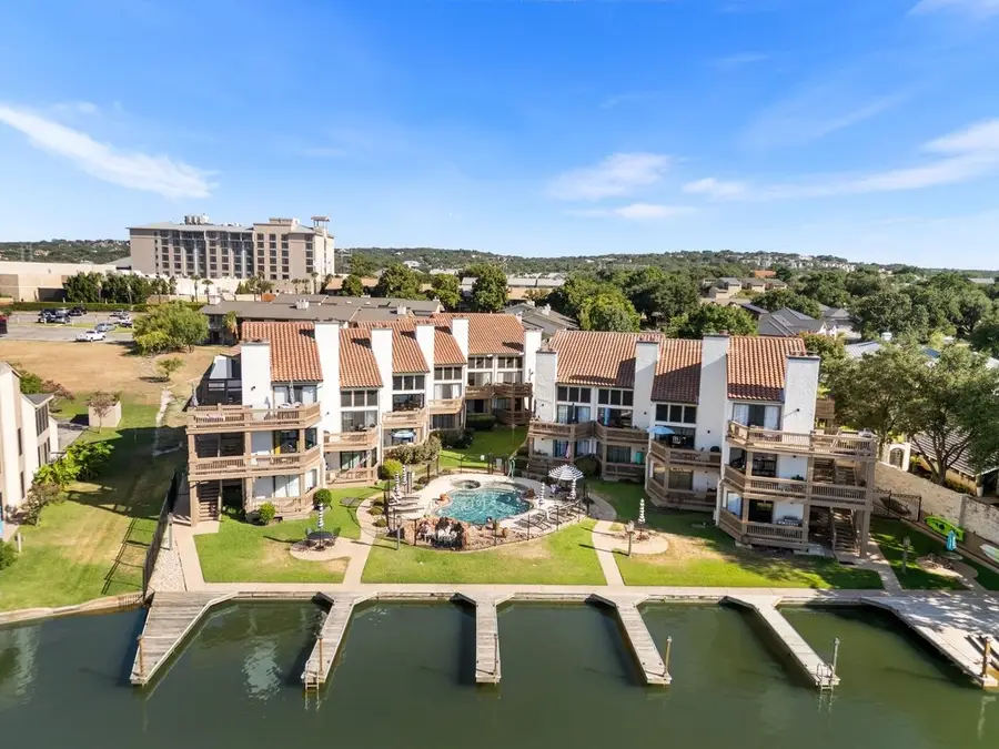 509 Short Circuit, Horseshoe Bay, TX 78657 - #2