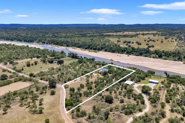 211 W Riverside Drive, Llano, TX 78643