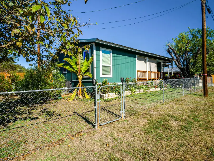 301 East Castlebriar, Granite Shoals, TX 78654 - #3