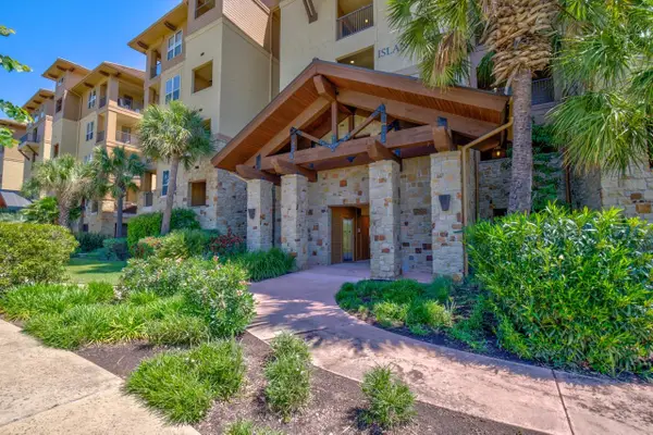 96 Island Dr, Horseshoe Bay, TX 78657