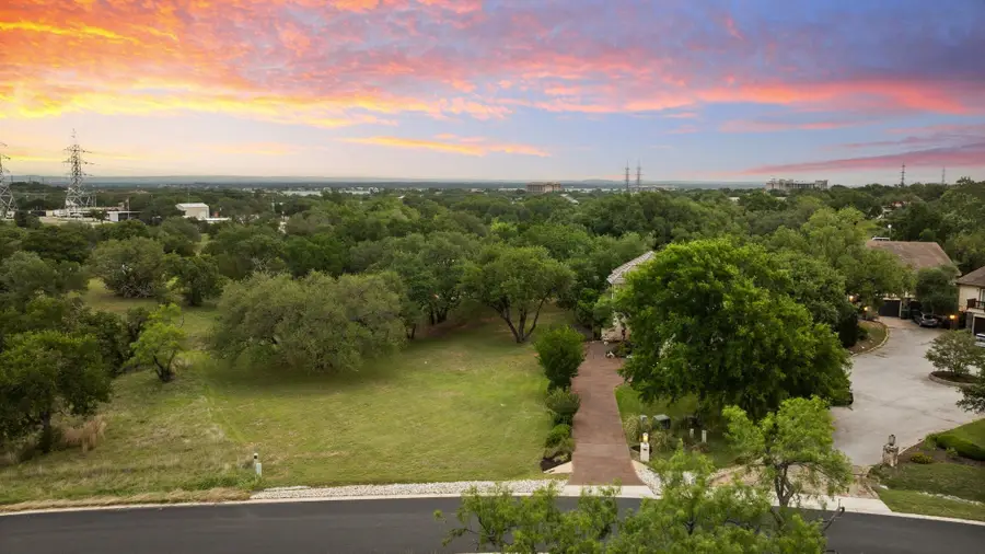 107 Lost Spur, Horseshoe Bay, TX 78657 - #2
