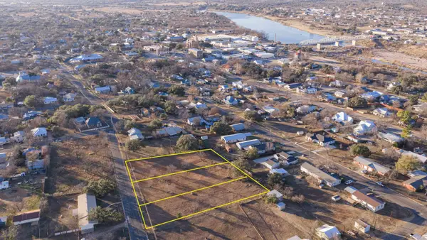 Tbd E Wallace Street, Llano, TX 78643-0000