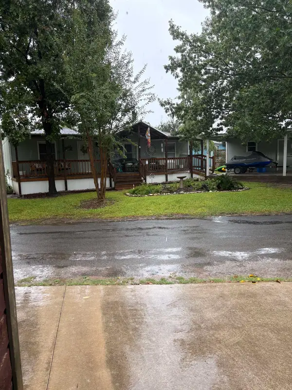 631 Cr136b, Kingsland, TX 78639