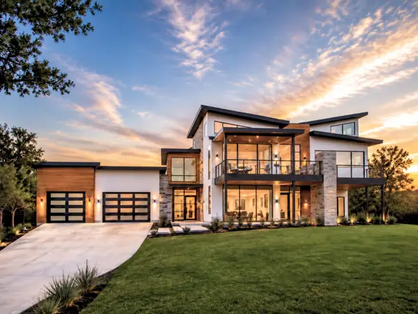 207 Kites Ct, Horseshoe Bay, TX 78657