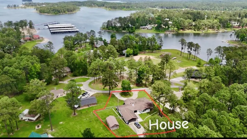 556 Longleaf Drive W, Brookeland, TX 75931 - Image #1