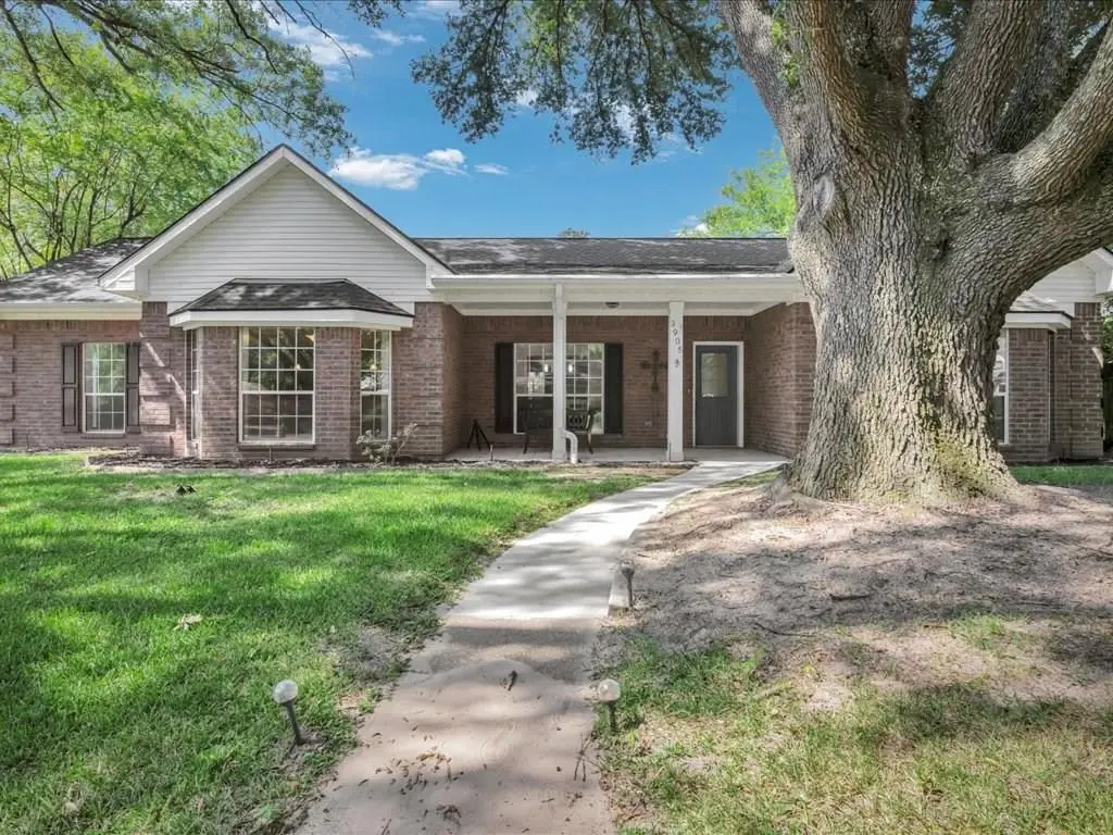 3905 Colonial Drive, Nacogdoches, TX 75965 - Image #1