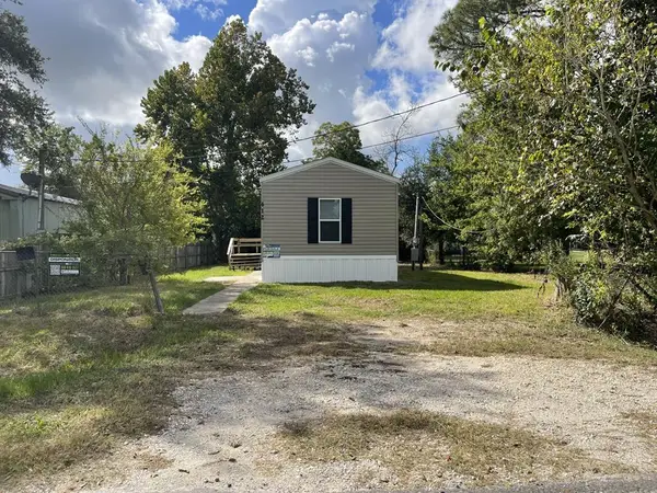 412 East Avenue East, Stowell, TX 77661