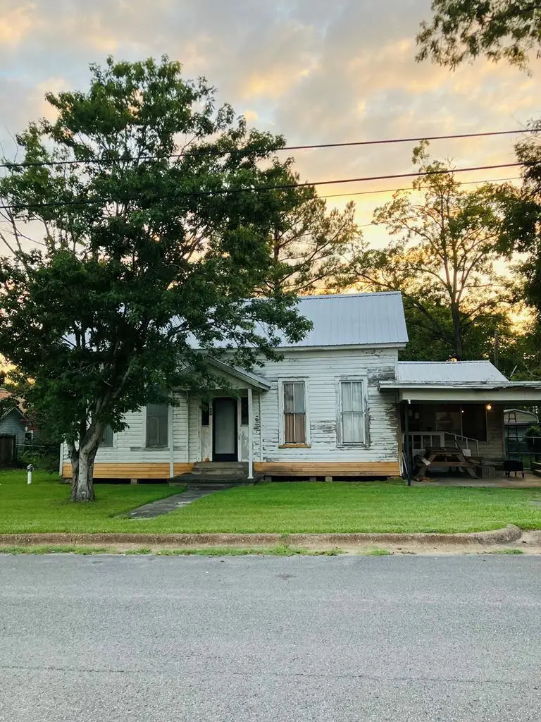 109 N Village Street, Woodville, TX 75979 - Image #1