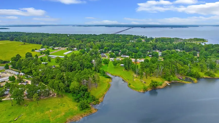 278 Persimmon Street, Zavalla, TX 75980 - Image #2