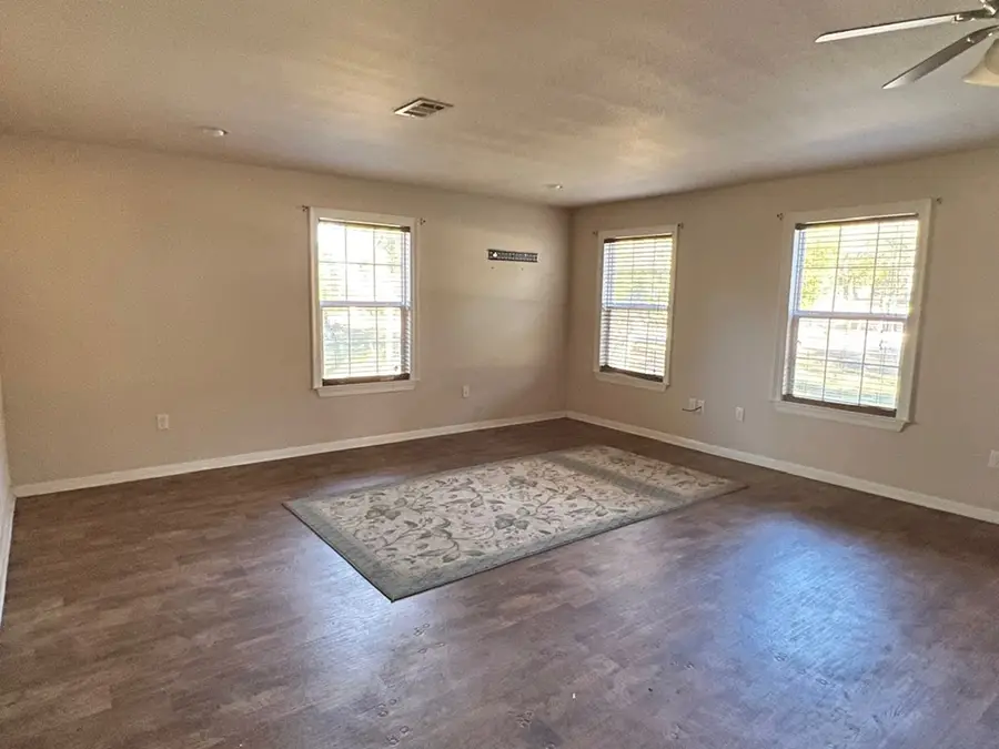 1305 Mcclelland Dr, Jasper, TX 75951 - Image #2