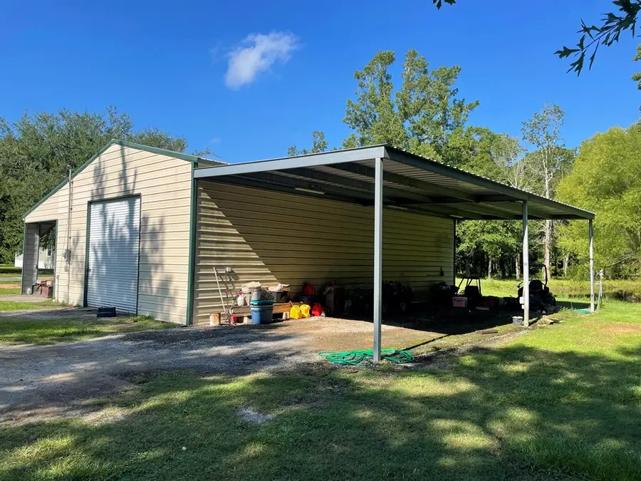 582 County Road 814, Buna, TX 77612 - Image #2