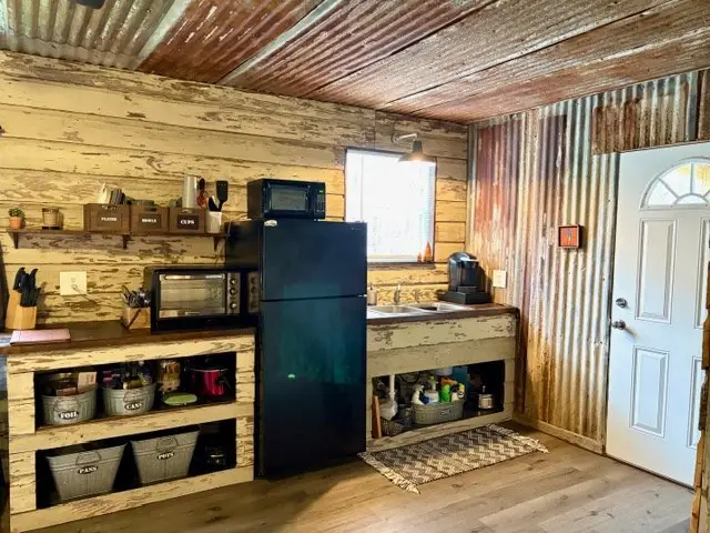 1140 County Road 4445, Spurger, TX 77660 - Image #2