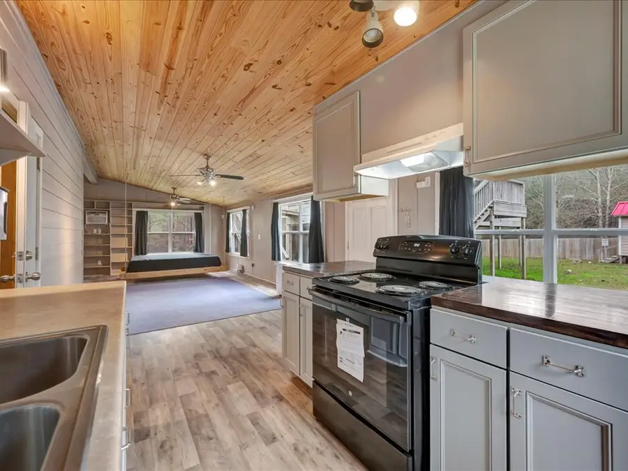 225 County Road 3360, Broaddus, TX 75972 - Image #3