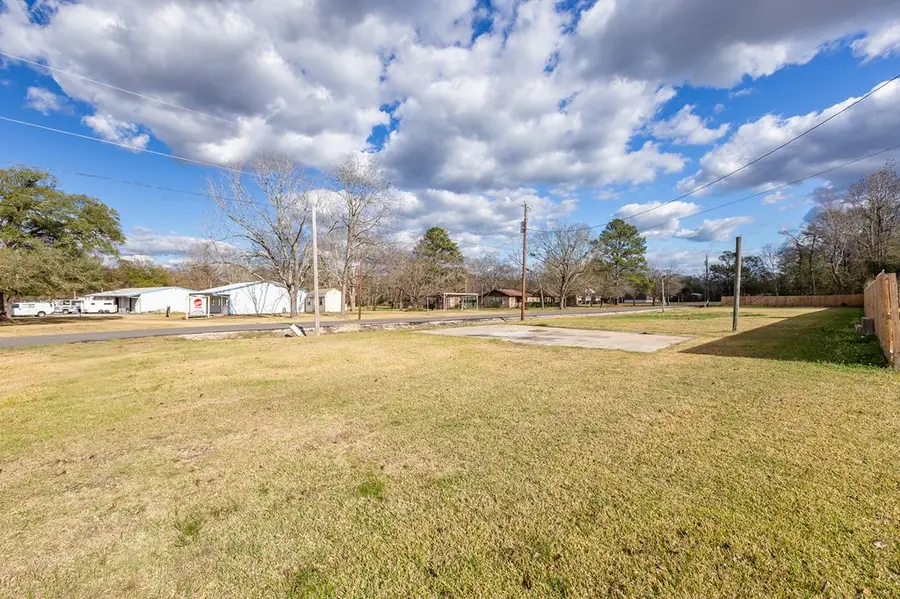 300,302 Avenue F, Huntington, TX 75949 - Image #2