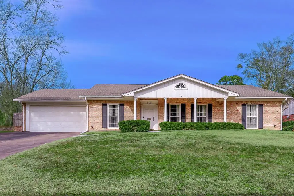 916 Jefferson Avenue, Lufkin, TX 75904 - #1