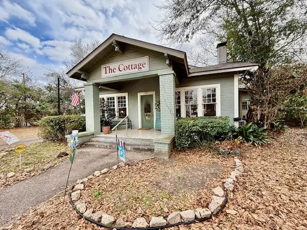 337 College St, Jasper, TX 75951