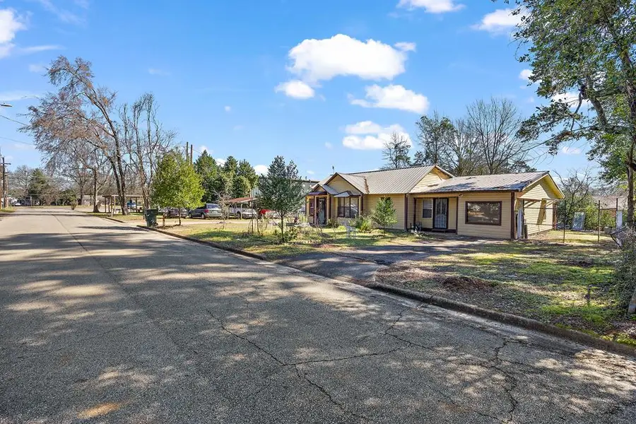 121 Hasley St, Nacogdoches, TX 75961 - Image #2
