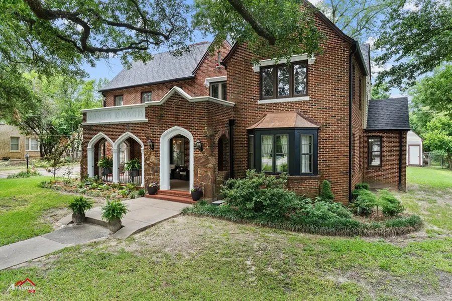 1010 S Main St, Henderson, TX 75654 - Image #2